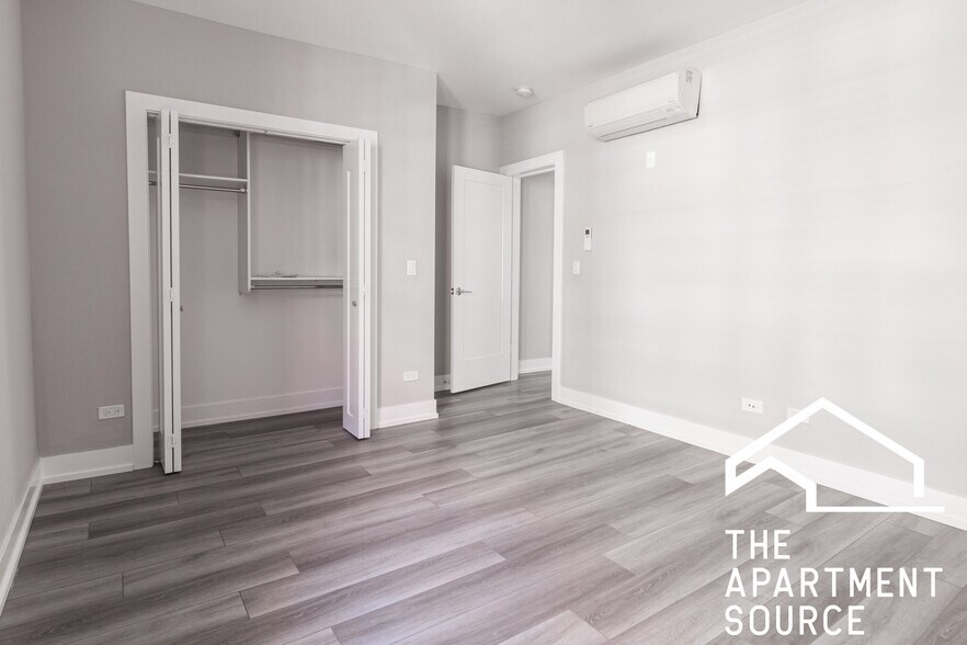 Building Photo - 3937 N Janssen Ave