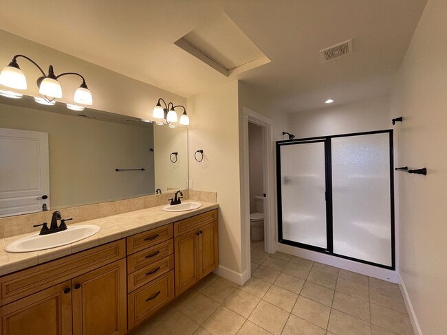 Building Photo - Old Mill Townhome Available 5/5/25