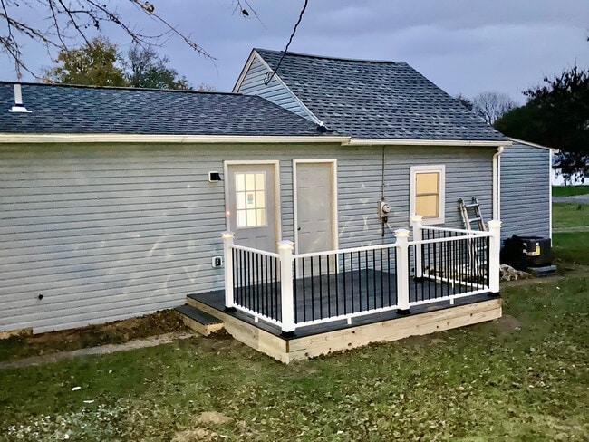 708 Lewis Avenue - 708 Lewis Ave