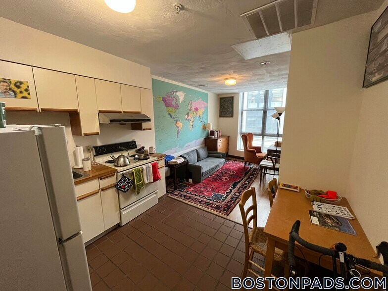 Building Photo - 81 Essex St