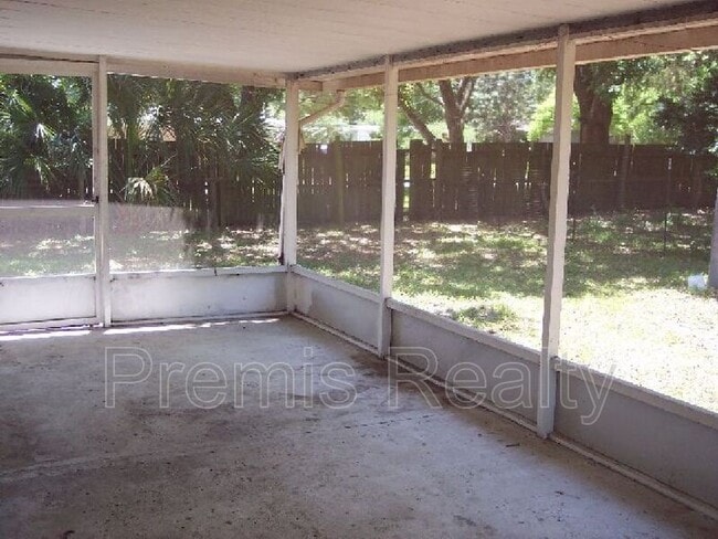 Building Photo - 2686 Sunset Dr