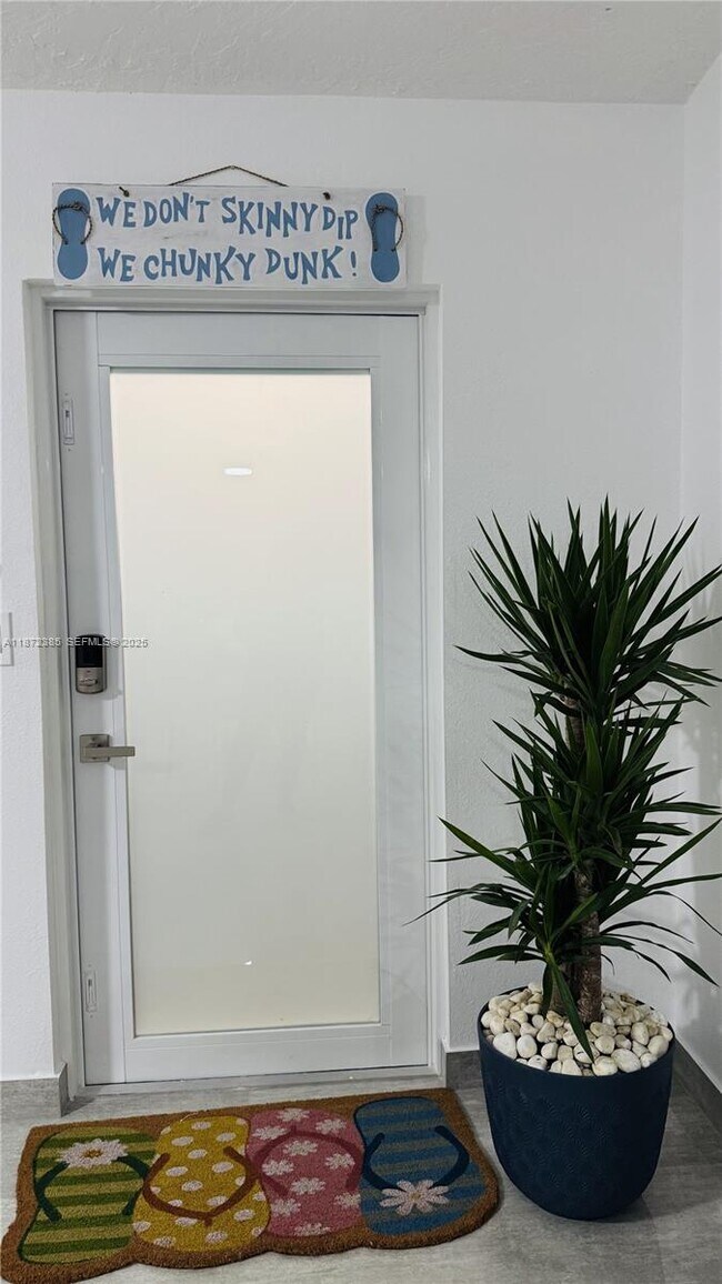 Building Photo - 60 SE Marlin Ave