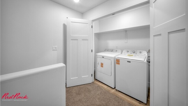 Building Photo - MOVE IN SPECIAL! Fresh, Modern Living, Just Steps Away From Everything in Cedar City