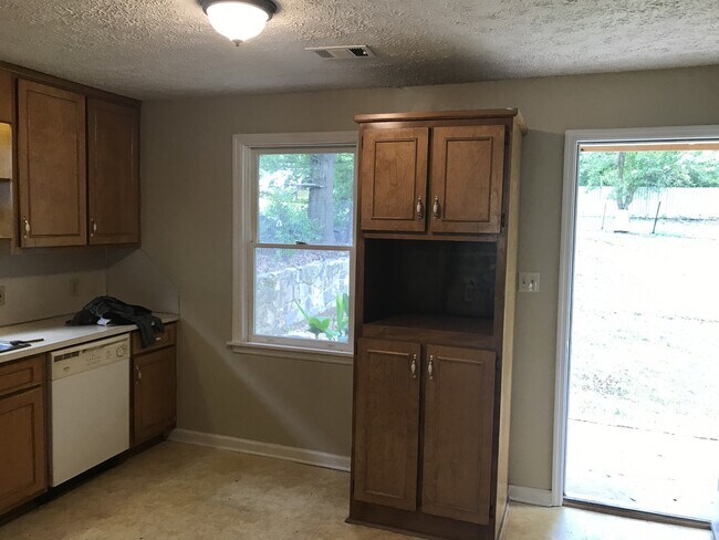 Building Photo - ***ON HOLD**3 Bedroom / 1 Bathroom Home for Rent in Columbus, GA***