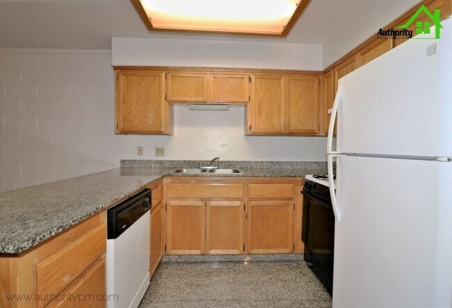 Building Photo - 6183 Verde Vale Ct