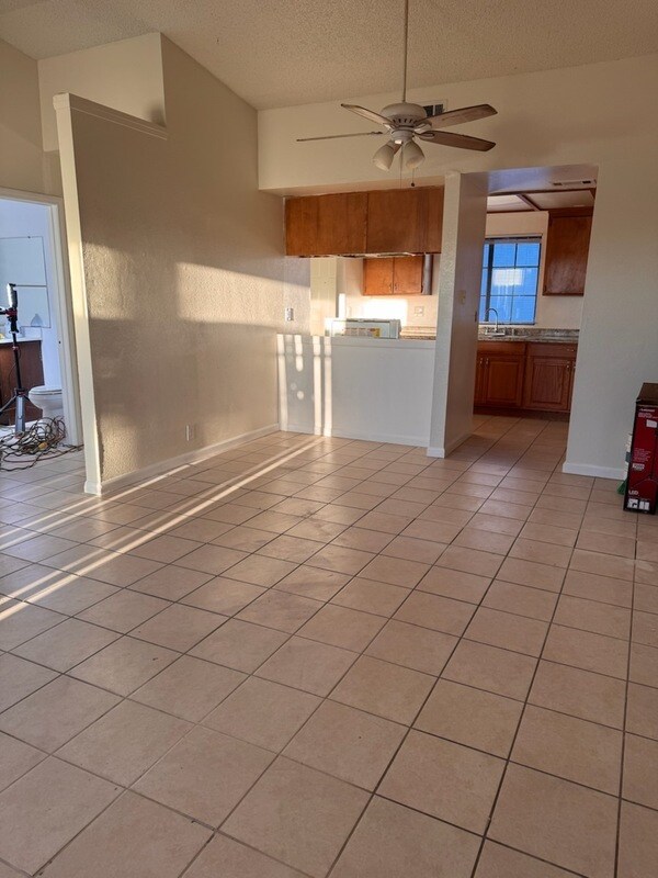 Building Photo - 13584 Yakima Rd