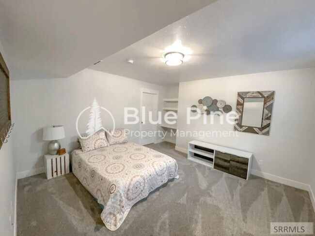 Building Photo - 6389 Maggie Dr
