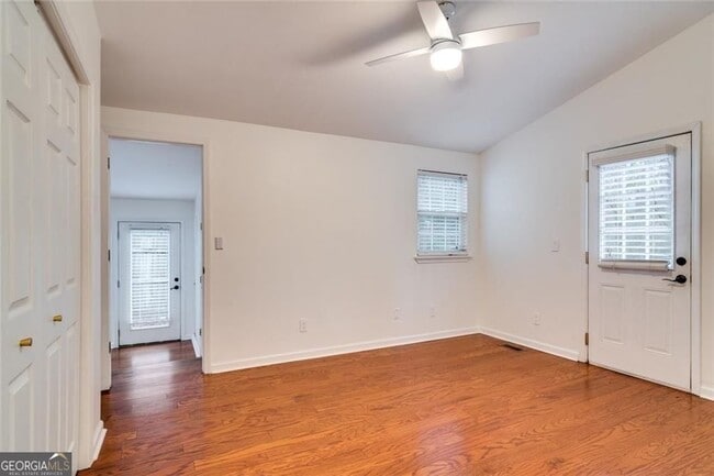 Building Photo - 1756 Dresden Dr