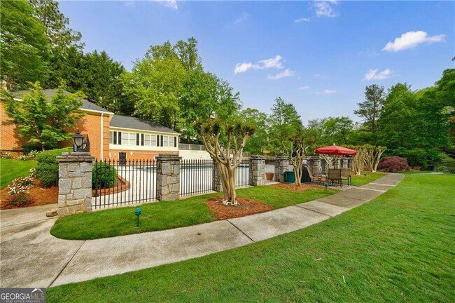 Building Photo - 27306 Plantation Dr NE