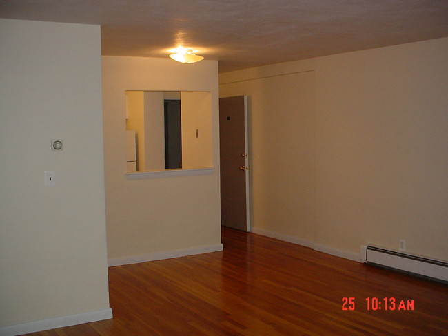 Building Photo - 6 Gilson Rd