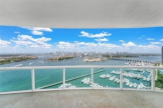 Building Photo - 1000 South Pointe Dr
