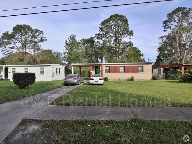 Building Photo - 3515 Japonica Rd N