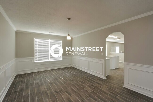 Building Photo - 6 Bedroom Pet-Friendly Home in COVINGTON, GA with Main Street Renewal