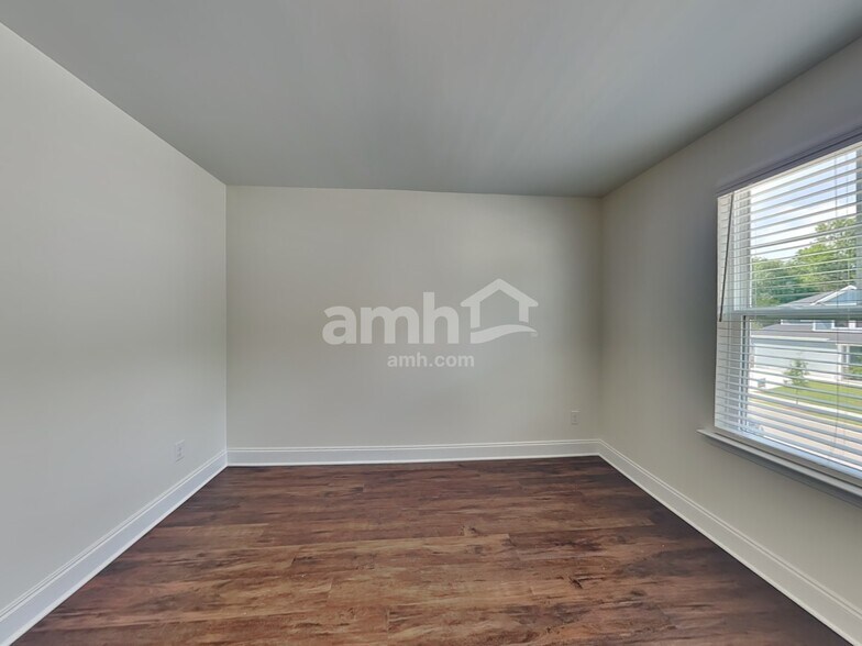 Building Photo - 5964 Hagar Vly Dr