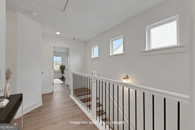 Building Photo - 375 S Port Pkwy