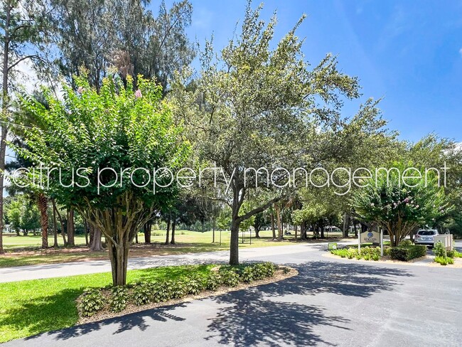 Building Photo - 3026 Fairway Ln