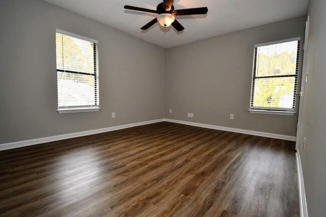 Building Photo - 1605 Huntingdon Chase
