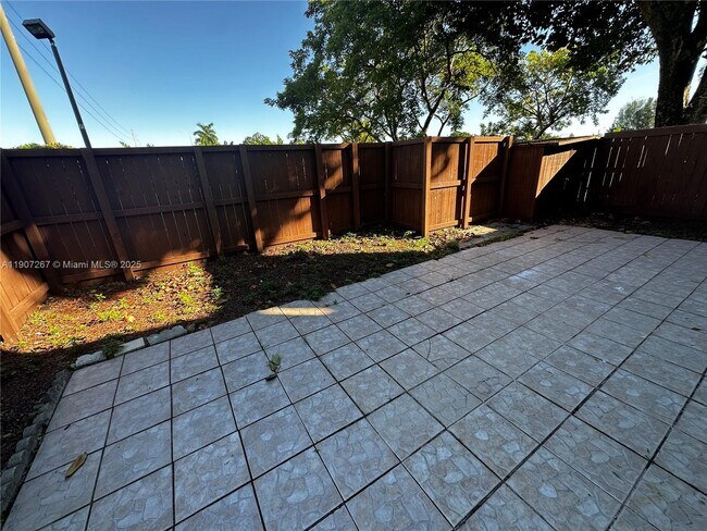 Building Photo - 6201 SW 116th Pl