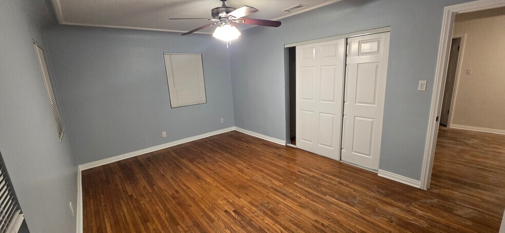 Building Photo - 532 Porter St