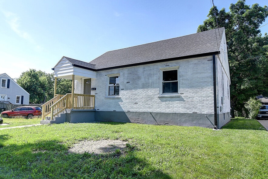 Building Photo - 2201 Wilbraham Rd