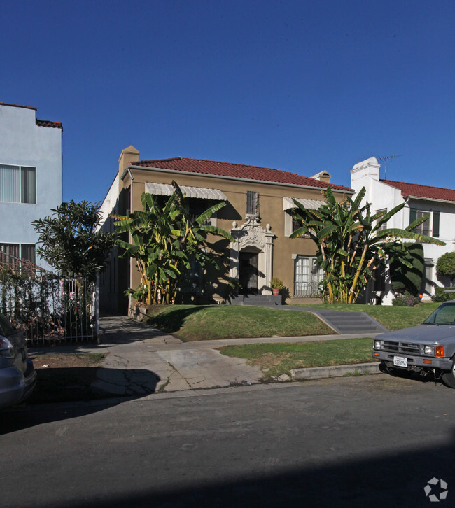 Building Photo - 1135 N New Hampshire Ave
