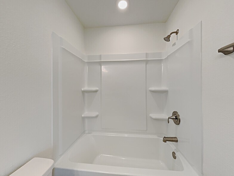 Building Photo - 5945 Hampton Creek Rd