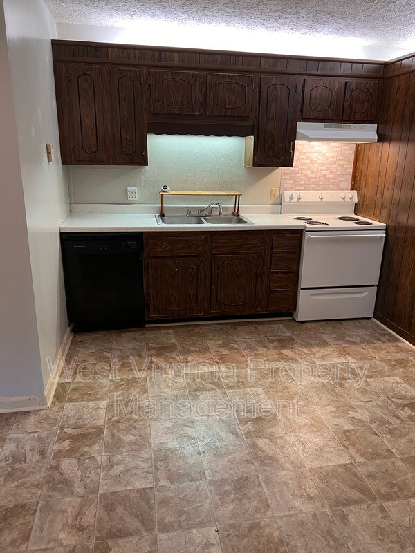 Building Photo - 184 Wyndale Dr