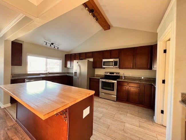 Building Photo - Nice North Bend Home!
