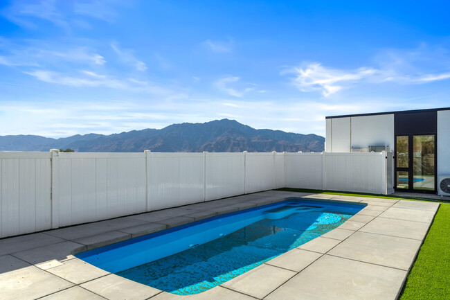 Building Photo - 13852 Scenic Crest Cir