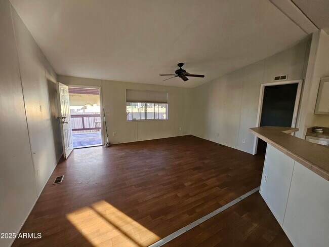 Building Photo - 110 E Inglewood St