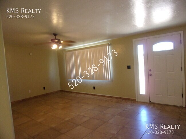 Building Photo - 5625 S Irving Dr