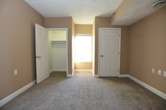 Master Bedroom - 3738 Riverbed Lane Southeast