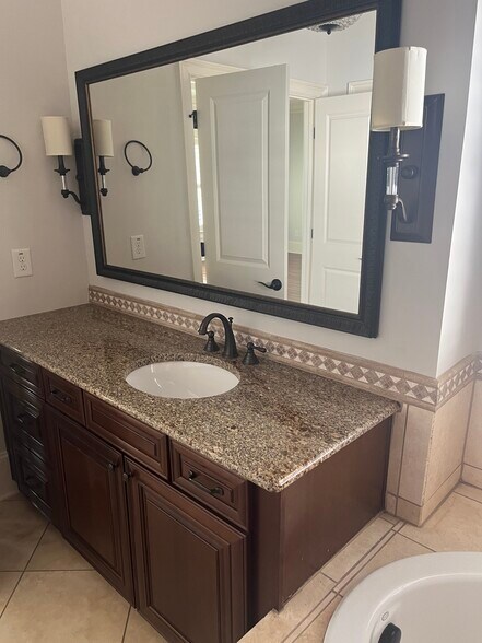 Building Photo - 4040 Felton Cir