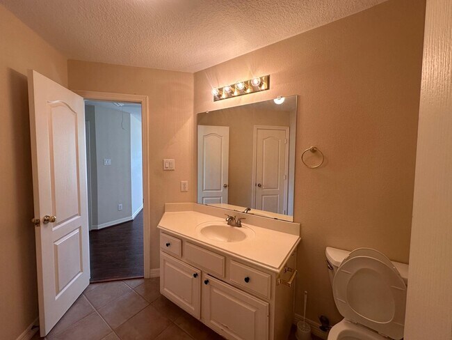 Building Photo - 5819 Brook Bend Dr