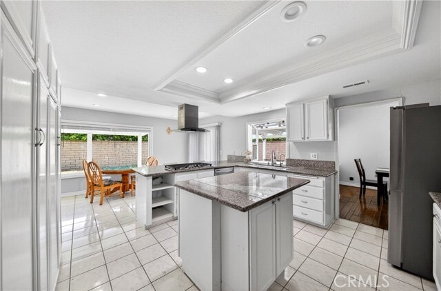 Building Photo - 2540 Royale Pl