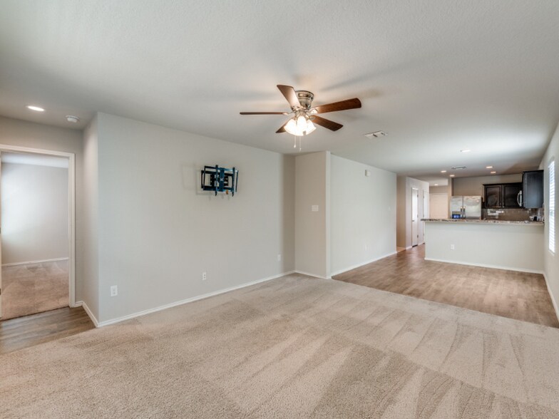 Building Photo - 3230 Dancing Oak