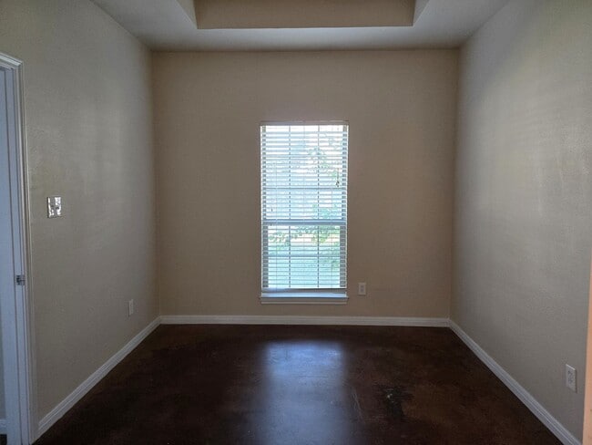 Building Photo - 3/2 Fourplex in Castle Heights