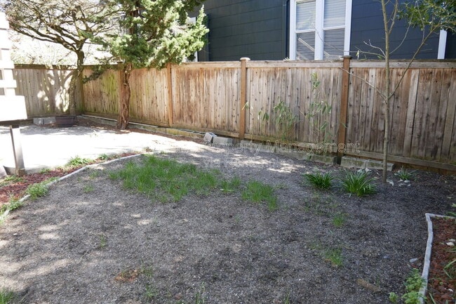 Building Photo - 6116 22nd Ave NW