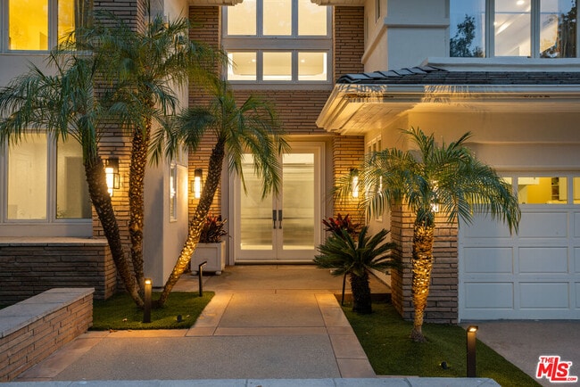 Building Photo - 1653 Vista Oaks Way