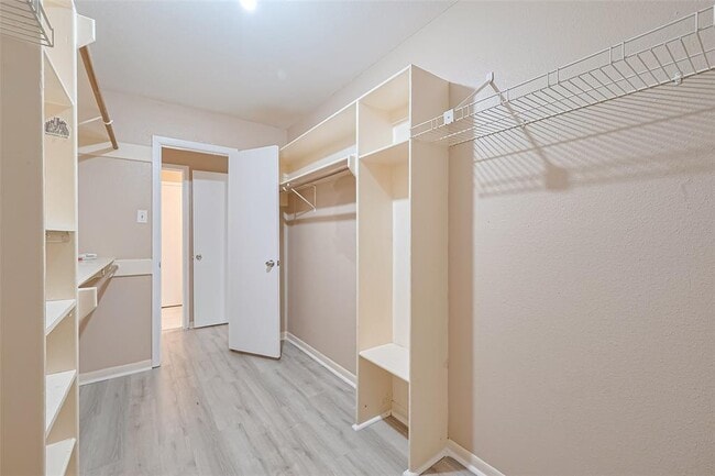 Building Photo - 2907 Waypark Dr