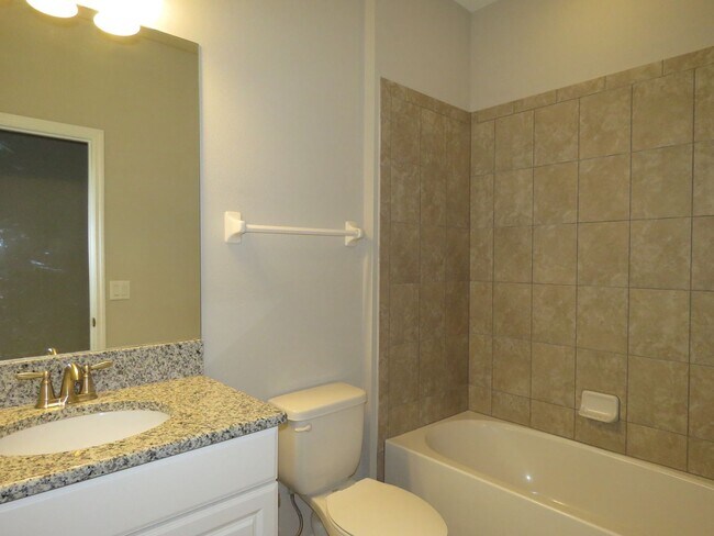 Building Photo - Beautiful Newer 3/2/2 home for Rent