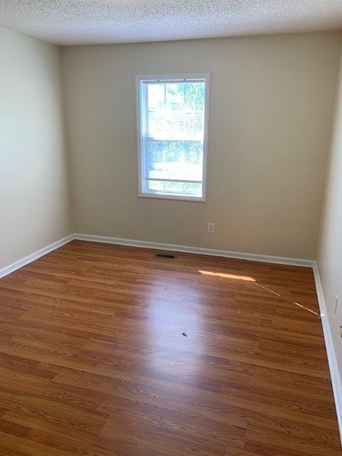 Building Photo - 3935 Sterling Pointe Dr
