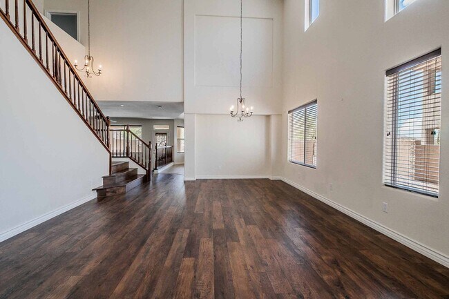Building Photo - Stunning 3 Bedroom home in Anthem!