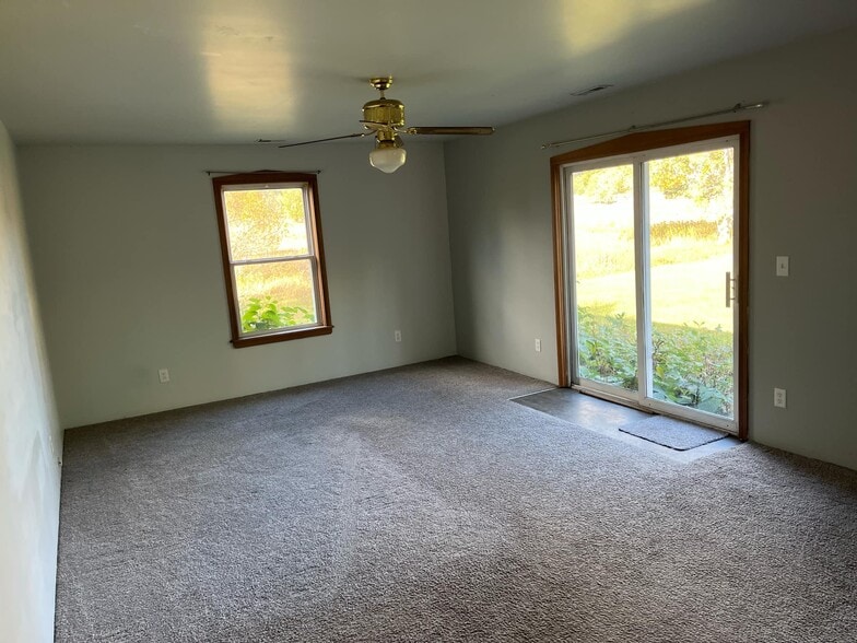 Building Photo - 9075 17 Mile Rd