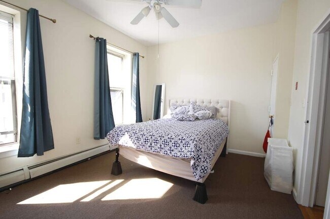 Building Photo - 2012 5th Ave