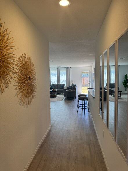 Building Photo - 728 Opossum Trl