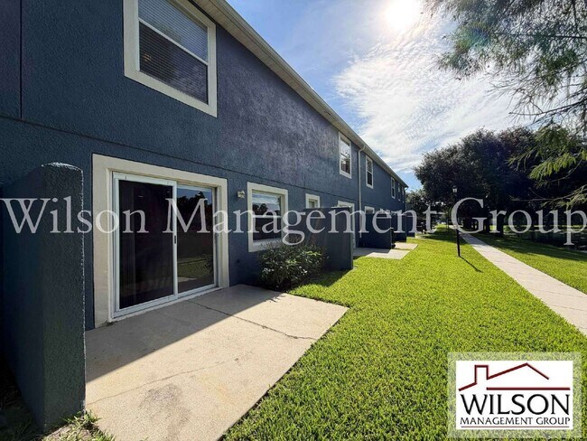 Building Photo - 12664 Somerset Oaks St