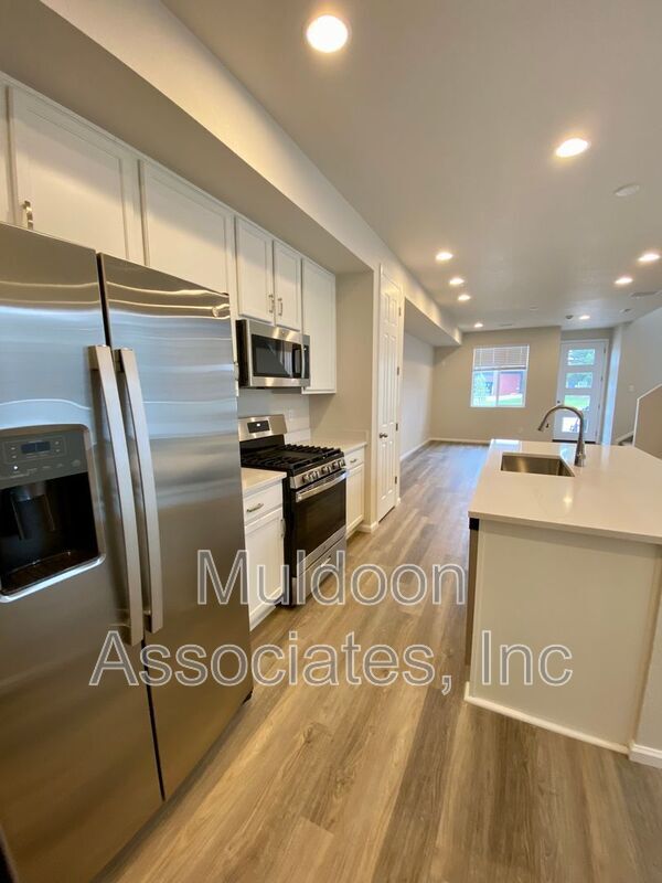 Building Photo - 8739 Scarborough Dr