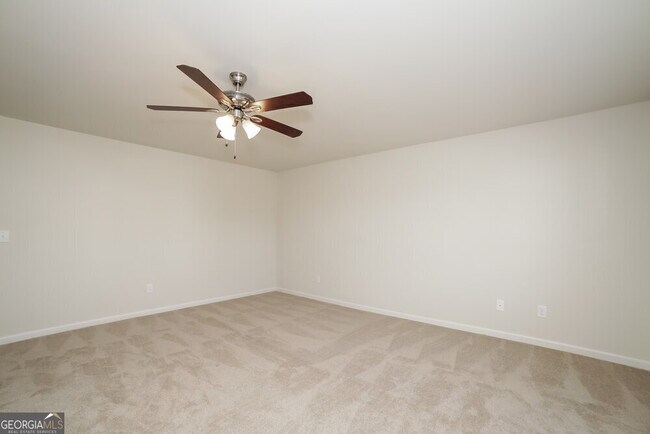 Building Photo - 324 Freeman Cir