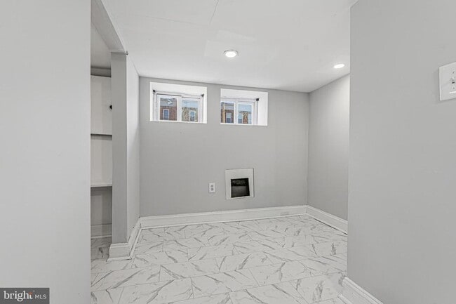 Building Photo - 3312 Parklawn Ave